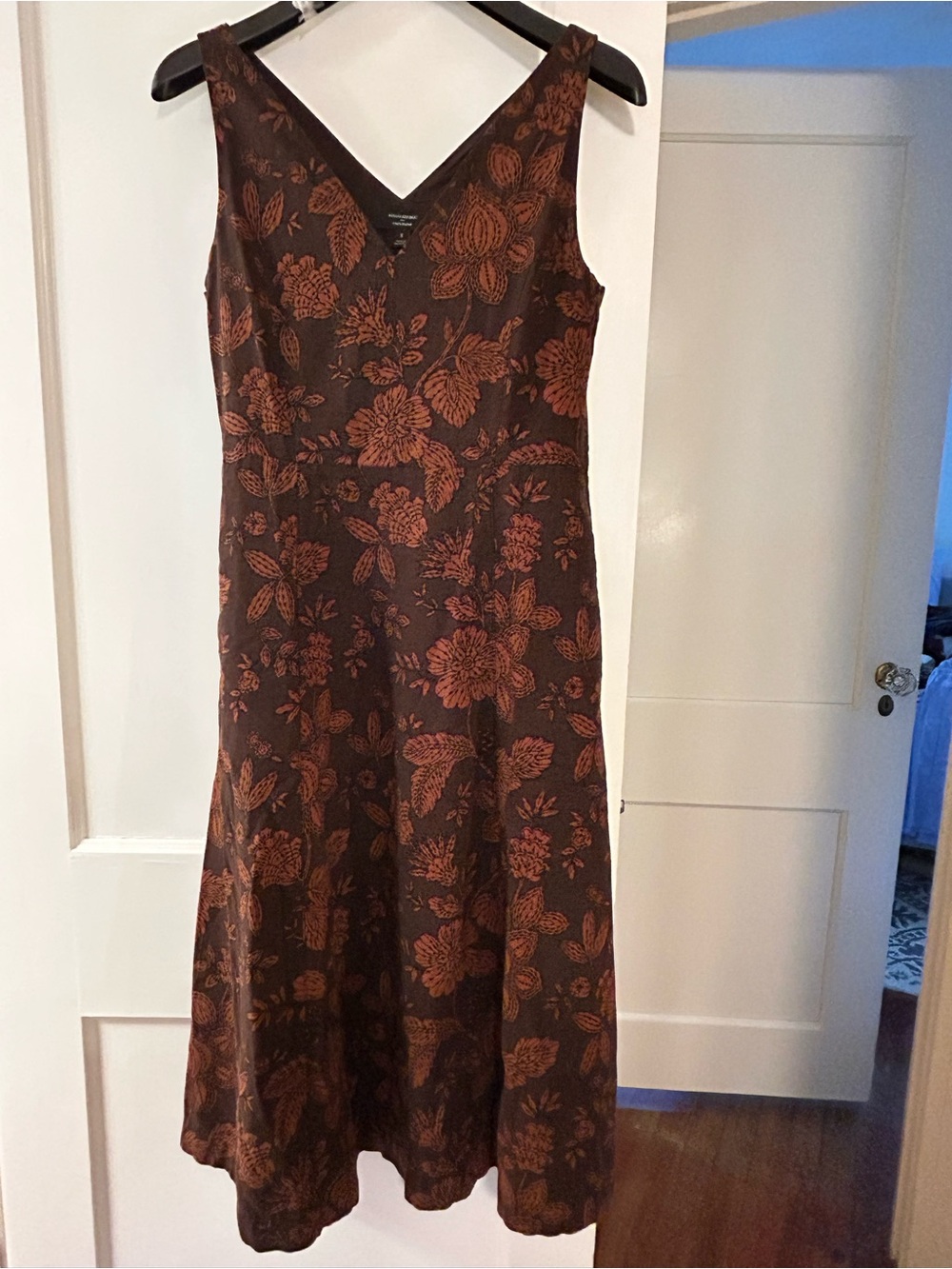 NWT Banana Republic Factory Linen Brown Floral V-Neck Midi Dress - Picture 5 of 10